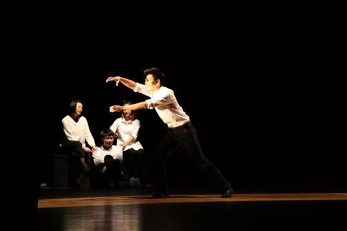 话剧《江晓东和刘小文》