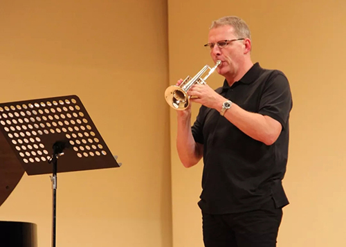 伍沃·科米思科