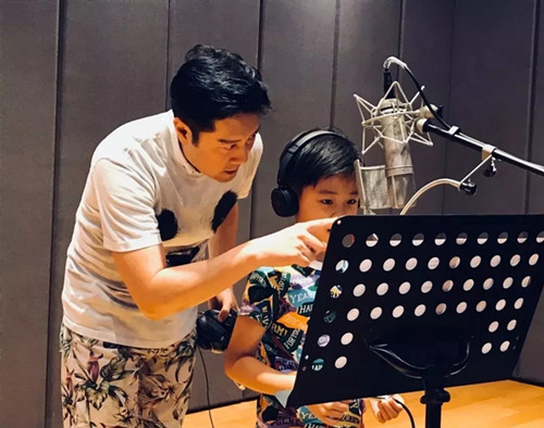 儿童剧《故宫里的小不点》