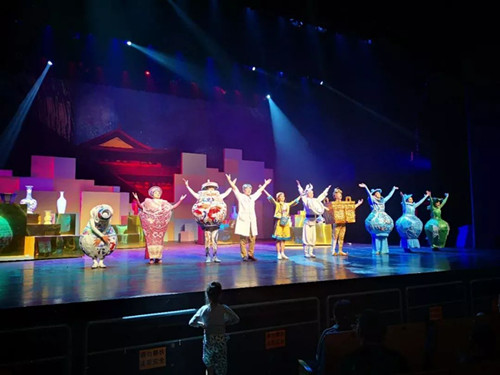 儿童剧《故宫里的小不点》