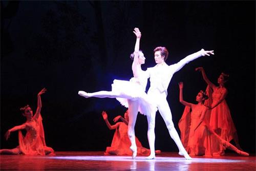 芭蕾舞《灰姑娘》