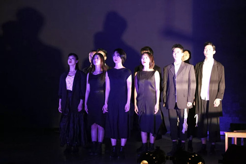 孟京辉戏剧作品《我爱xxx》