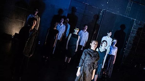 孟京辉戏剧作品《我爱xxx》