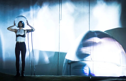 孟京辉戏剧作品《九又二分之一爱情》