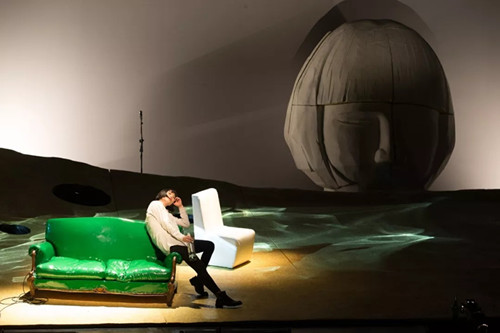 孟京辉戏剧作品《九又二分之一爱情》