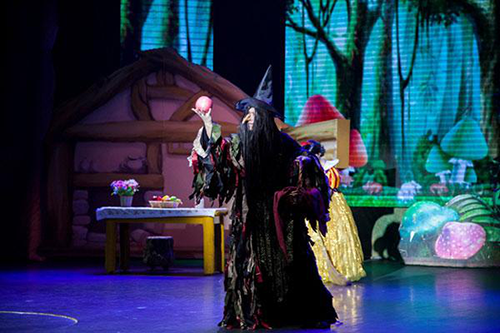 白雪公主之魔镜奇缘