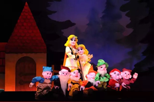 童话木偶剧《白雪公主》
