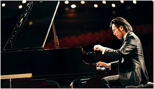 你是钢琴家