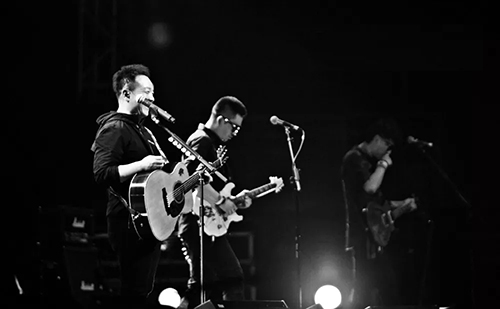 2023许巍“无尽光芒”巡回演唱会-宁波站 2023许巍“无尽光芒”巡回演唱会-宁波站