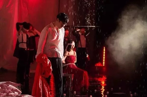 戏剧《恋爱的犀牛》