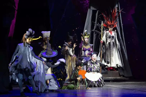 家庭音乐剧《素敵小魔女》