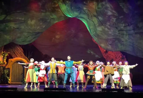 家庭音乐剧《素敵小魔女》