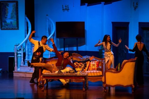 百老汇经典笑剧《开心晚宴》