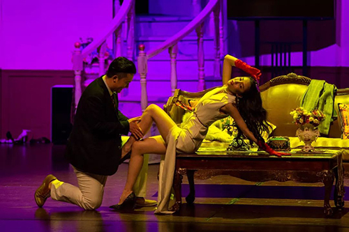 百老汇经典笑剧《开心晚宴》