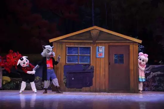 三只小猪盖新房