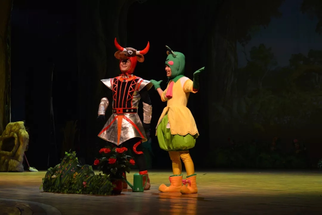 童话剧《小鬼当家》