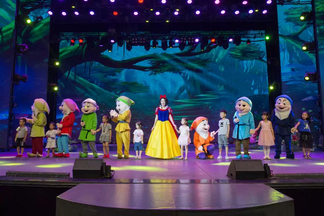 音乐剧《白雪公主与七个小矮人》