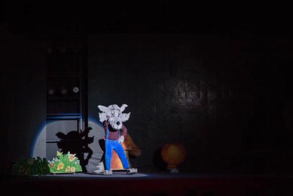 小红帽智斗大灰狼