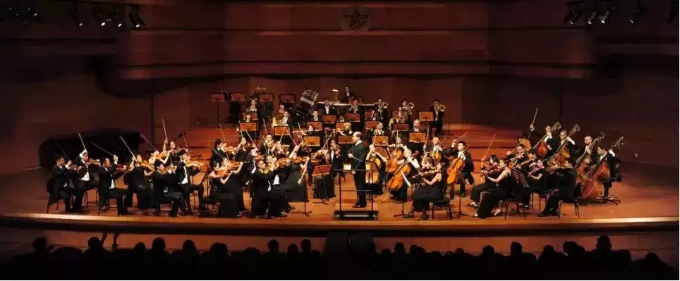 “中西合璧的夜莺”-吴碧霞