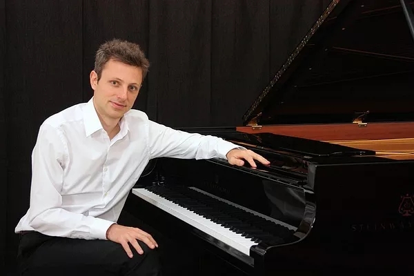 马克西姆·泽奇尼