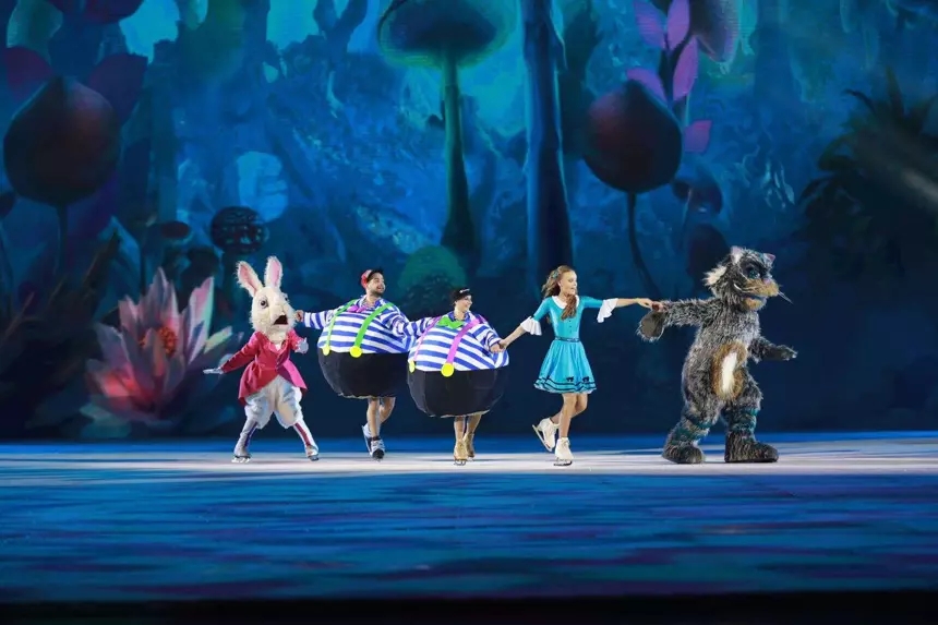 《爱丽丝冰游仙境》