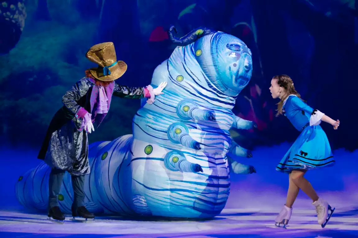 《爱丽丝冰游仙境》