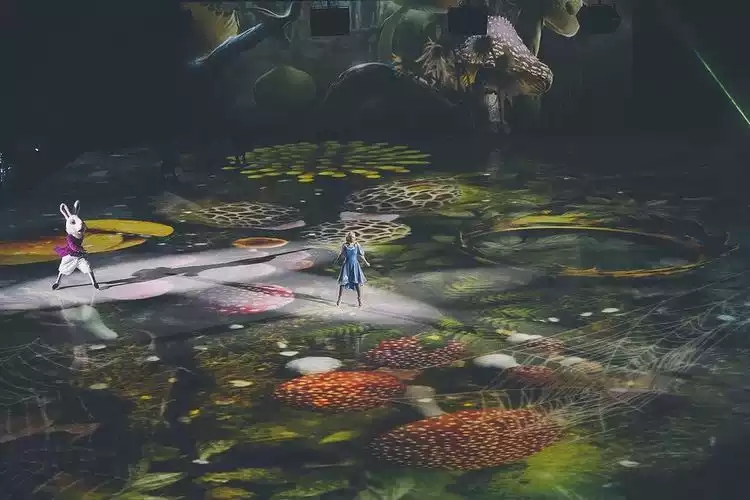 《爱丽丝冰游仙境》