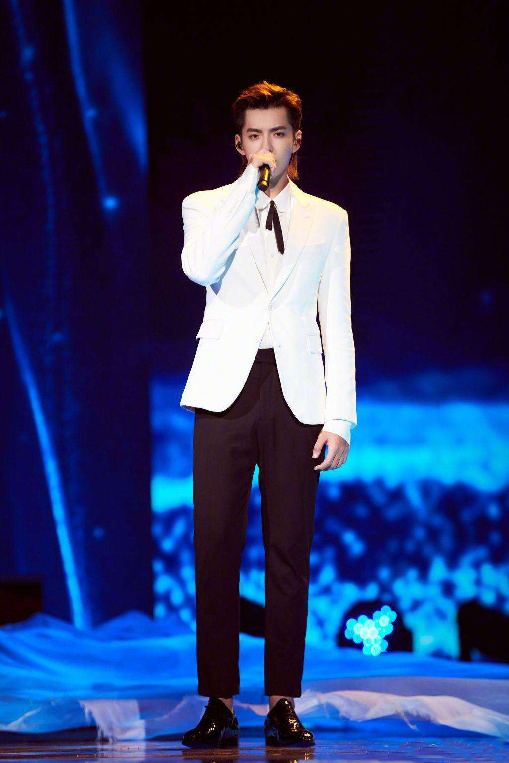 2021吴亦凡重庆演唱会门票价格及购票网址