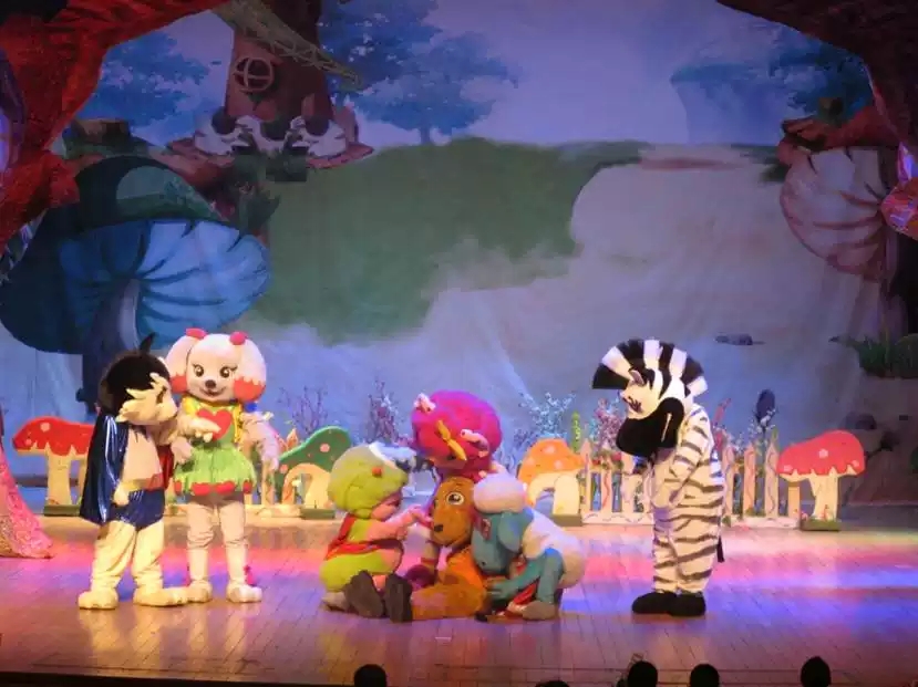 小狗阿疤想变羊