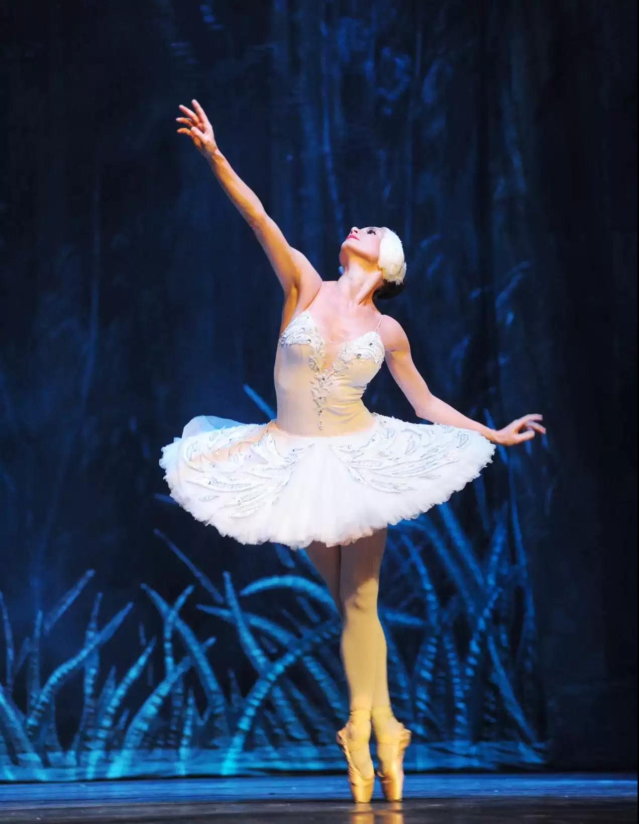 2019芭蕾舞天鹅湖武站汉