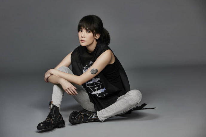 杨乃文