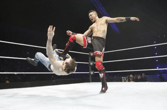 WWE经典美式摔跤娱乐秀