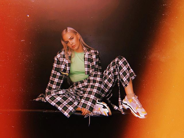 ANNE MARIE