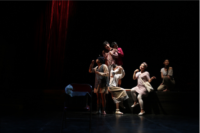 《燃烧的疯人院》