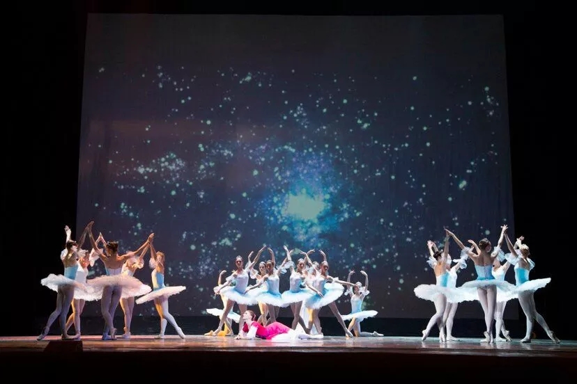 《白雪公主和七个小矮人》