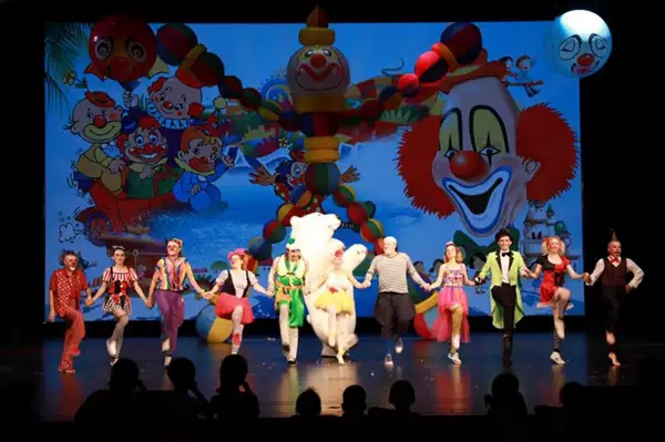 《欢乐小丑嘉年华》