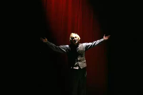 2021纪念莎翁诞辰—话剧《一个人的莎士比亚》-南京站