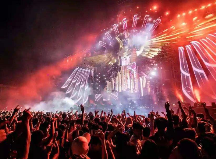 2019吉林朱雀山泼水美食电音节