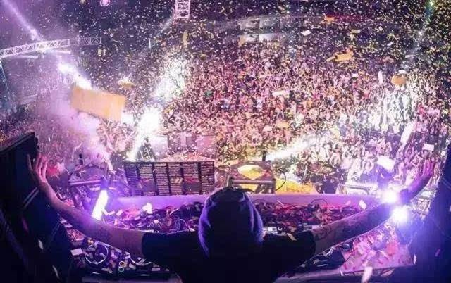 2019吉林朱雀山泼水美食电音节