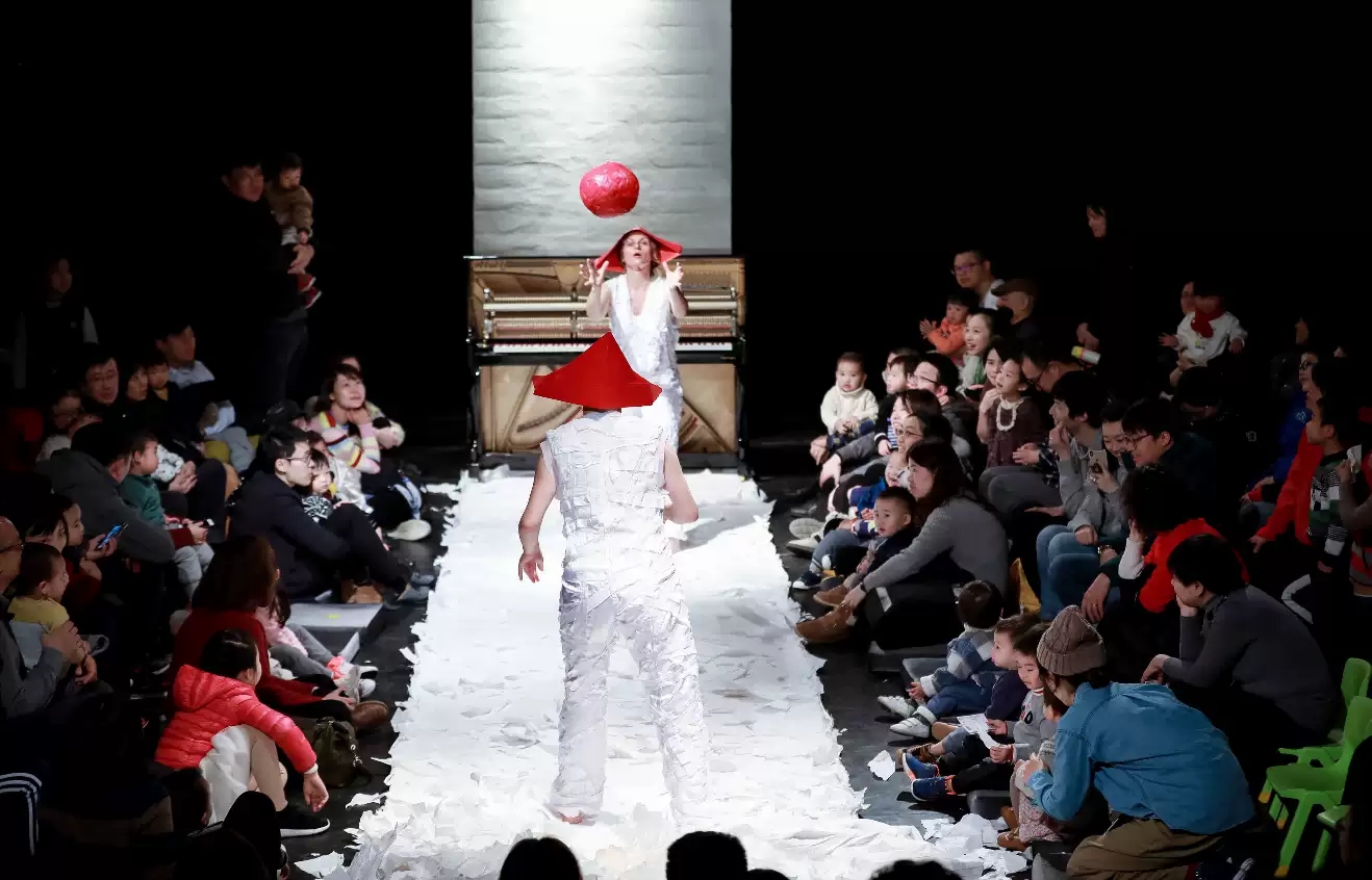 2021小顽家·创意互动形体剧《纸先生萨蒂》-上海站 2021小顽家·创意互动形体剧《纸先生萨蒂》-上海站