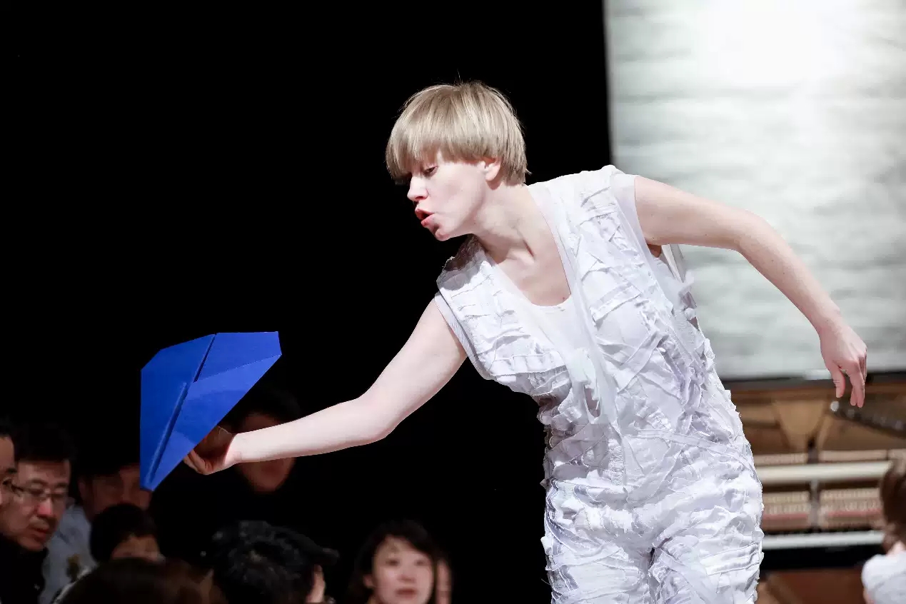 2021小顽家·创意互动形体剧《纸先生萨蒂》-上海站 2021小顽家·创意互动形体剧《纸先生萨蒂》-上海站