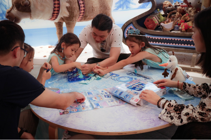 冰雪奇缘·缤纷特展