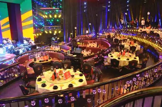 刘老根拿来一壶嗨晚宴剧院