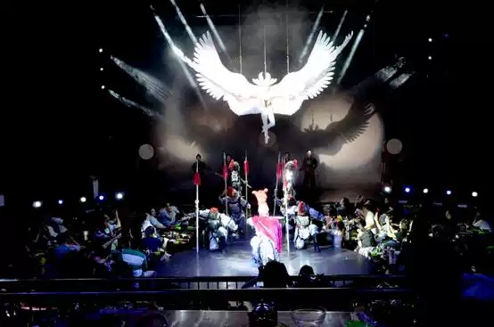 刘老根拿来一壶嗨晚宴剧院