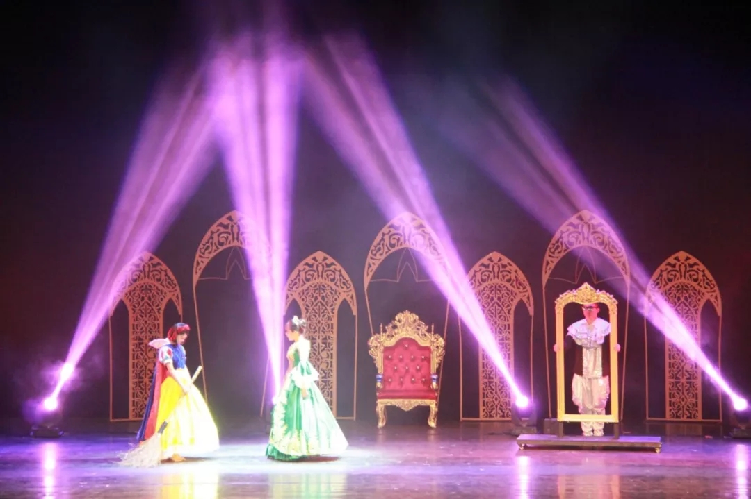 白雪公主与七个小矮人