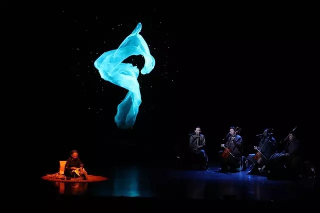 张艺谋导演《对话·寓言 2047》