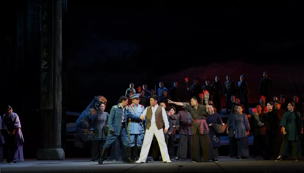 八月桂花遍地开