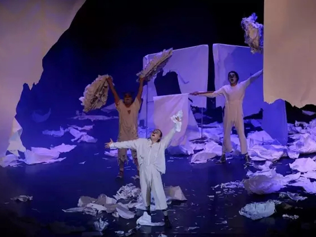 亲子剧疯狂废纸世界广州站