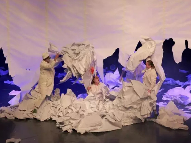 亲子剧疯狂废纸世界广州站