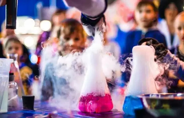 《神秘实验室》